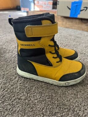 Merrell Kids Yellow and Black Lace-Up Hook-and-Loop Winter Boots